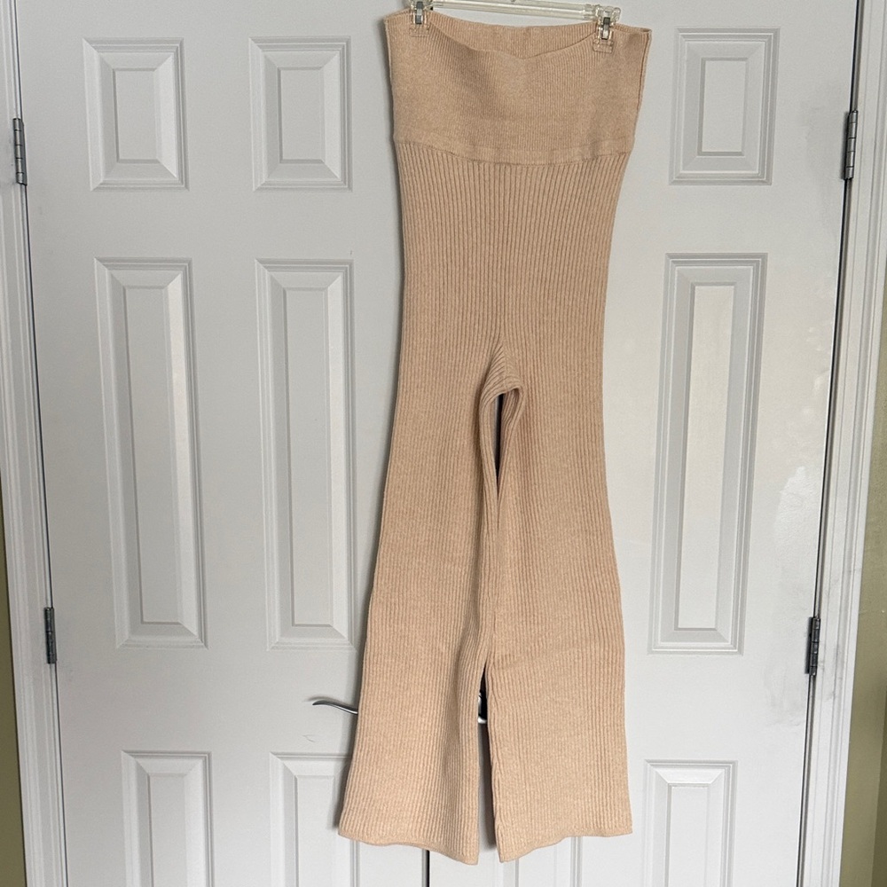 Aerie  Tan Ribbed Knit  sweater pants ladies size Large NWT